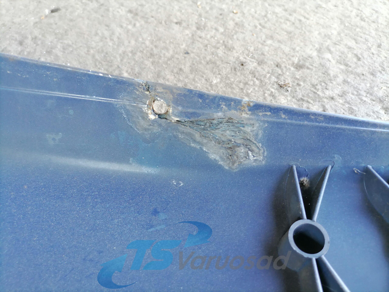 Scania Scania cab wind deflector, roof 1731083 - Légterelő - Teherautó: 2 kép. Scania Scania cab wind deflector, roof 1731083 - Légterelő - Teherautó: 2 kép.