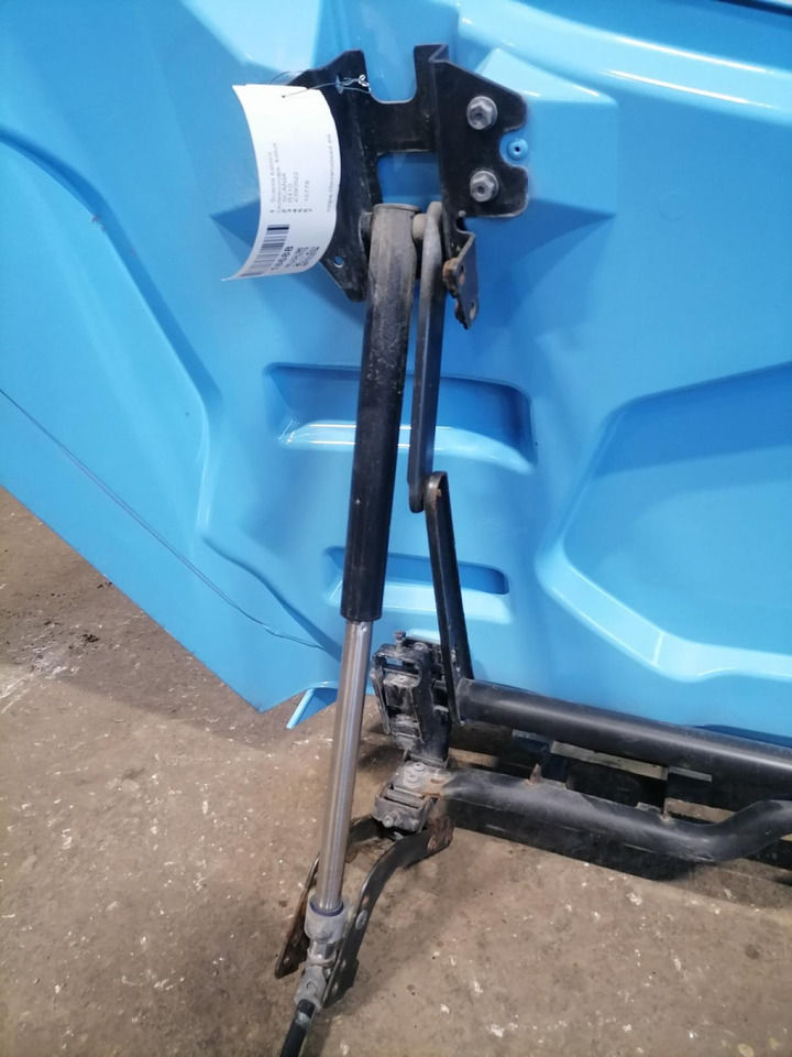 Scania Scania cab wind deflector, roof 2390522 - Légterelő - Teherautó: 4 kép. Scania Scania cab wind deflector, roof 2390522 - Légterelő - Teherautó: 4 kép.