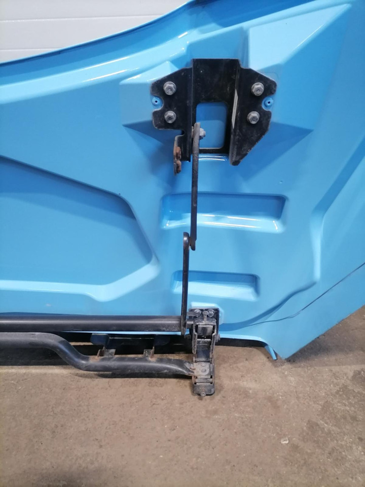 Scania Scania cab wind deflector, roof 2390522 - Légterelő - Teherautó: 5 kép. Scania Scania cab wind deflector, roof 2390522 - Légterelő - Teherautó: 5 kép.