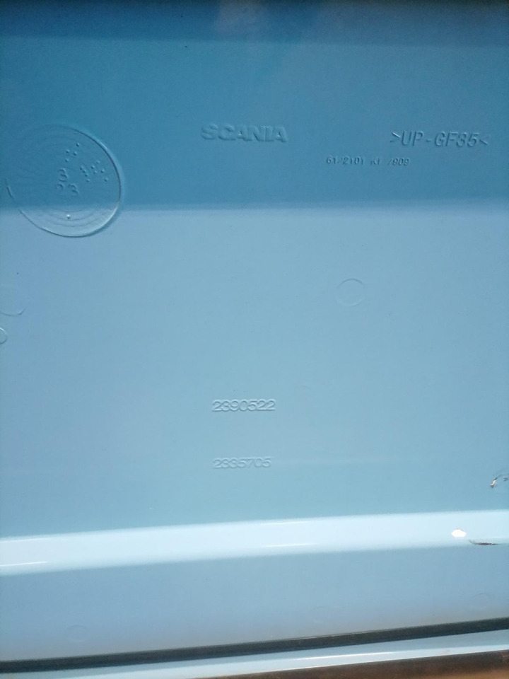 Scania Scania cab wind deflector, roof 2390522 - Légterelő - Teherautó: 3 kép. Scania Scania cab wind deflector, roof 2390522 - Légterelő - Teherautó: 3 kép.