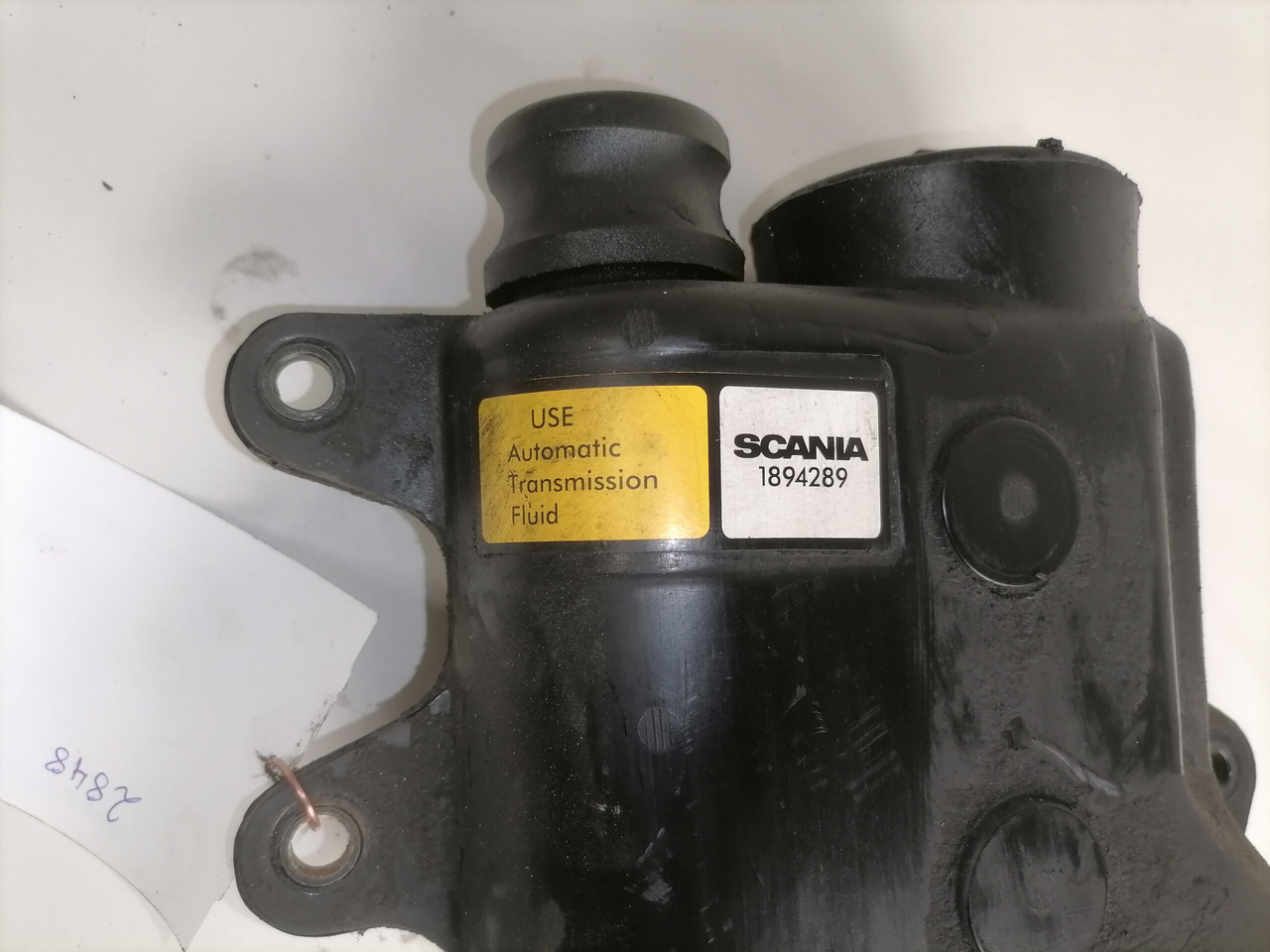 Scania Scania steering oil tank 1894289 - Szervócső - Teherautó: 2 kép. Scania Scania steering oil tank 1894289 - Szervócső - Teherautó: 2 kép.