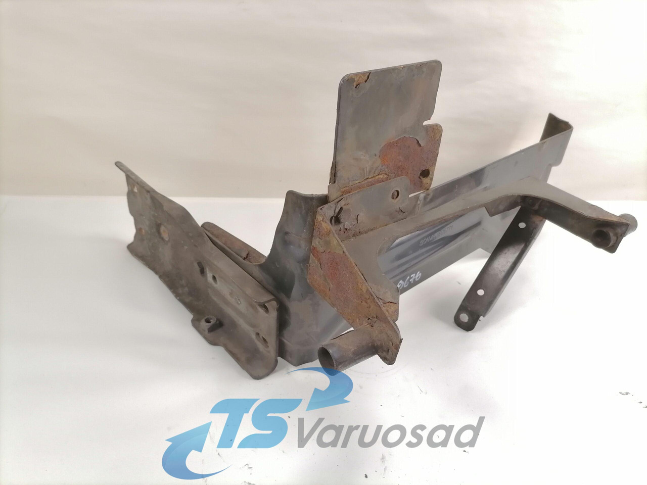 Scania Summuti katte kandur 1505771 - Hangtompító - Teherautó: 2 kép. Scania Summuti katte kandur 1505771 - Hangtompító - Teherautó: 2 kép.