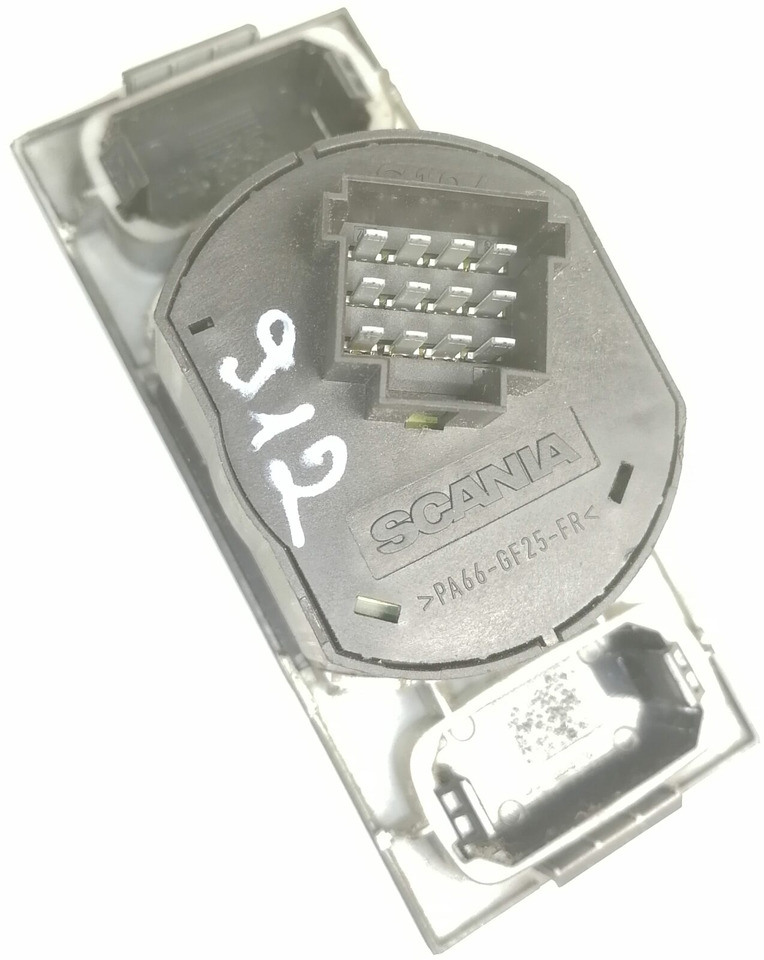 Scania Switch 1899842 - Fülke - Teherautó: 3 kép. Scania Switch 1899842 - Fülke - Teherautó: 3 kép.