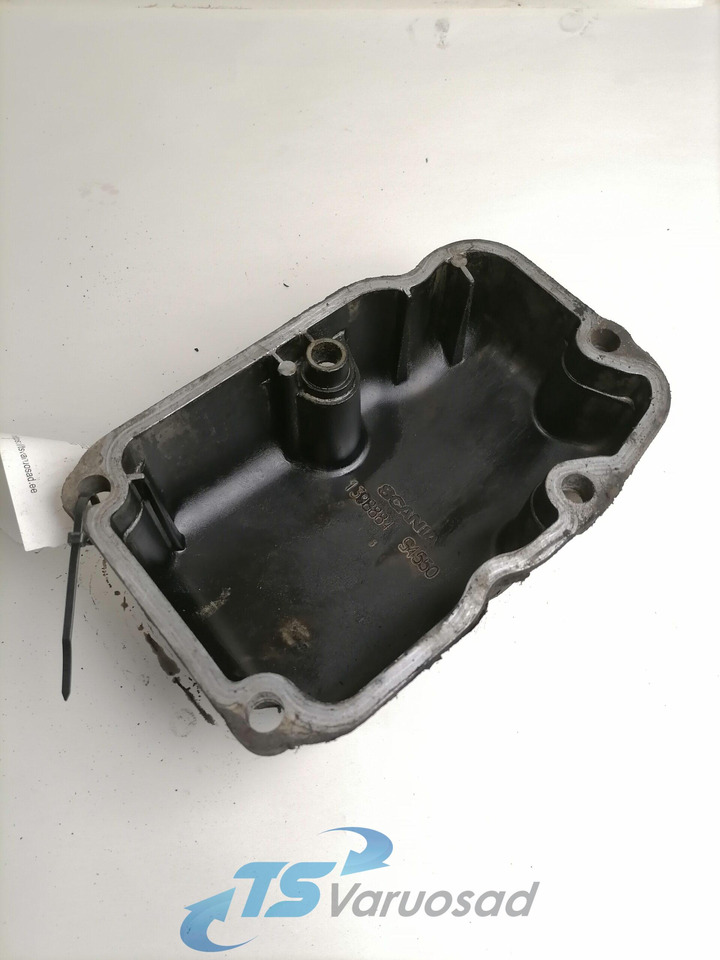 Scania Valve cover 1398884 - Motor fej - Teherautó: 3 kép. Scania Valve cover 1398884 - Motor fej - Teherautó: 3 kép.