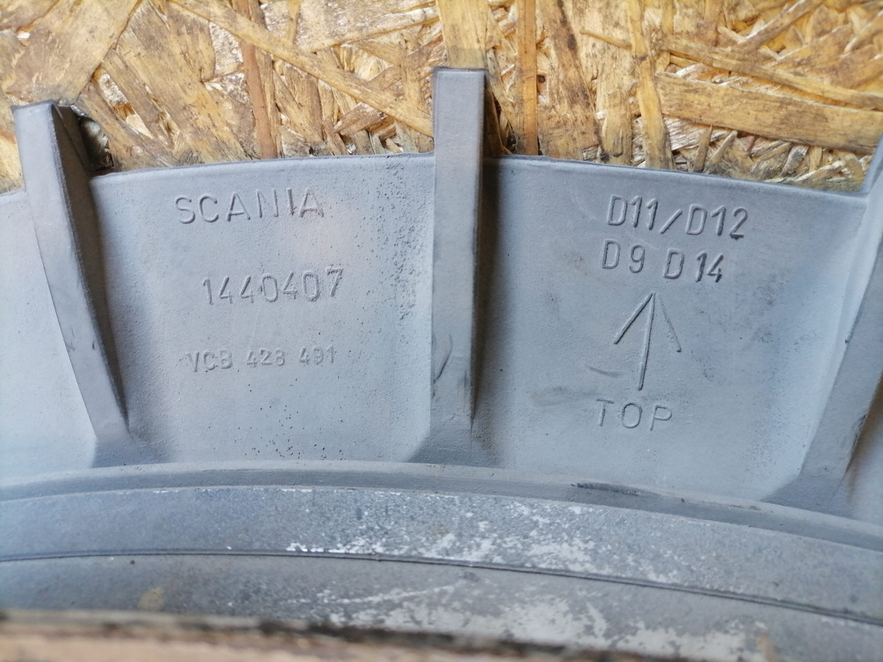 Scania Ventilaatori metallrõngas 1788048 - Radiátor - Teherautó: 3 kép. Scania Ventilaatori metallrõngas 1788048 - Radiátor - Teherautó: 3 kép.