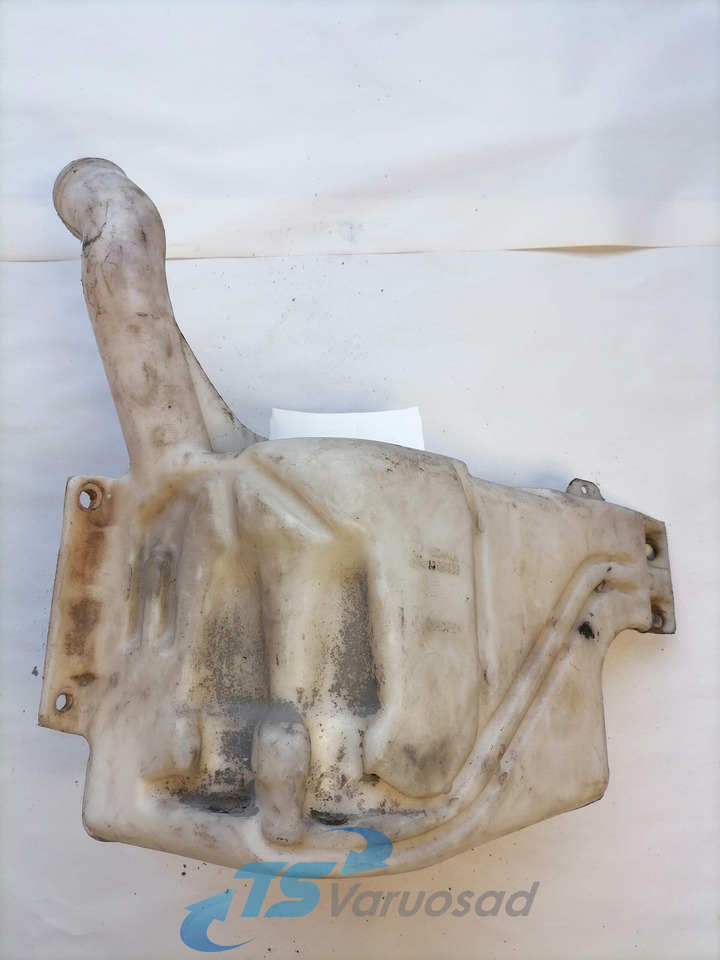 Scania Windscreen washer fluid tank 1399464 - Ablaktörlő - Teherautó: 1 kép. Scania Windscreen washer fluid tank 1399464 - Ablaktörlő - Teherautó: 1 kép.