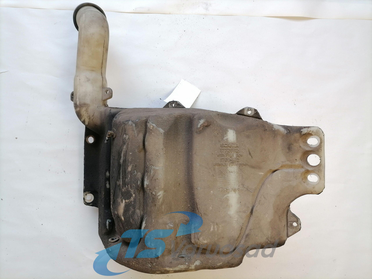 Scania Windscreen washer fluid tank 1772662 - Ablaktörlő - Teherautó: 1 kép. Scania Windscreen washer fluid tank 1772662 - Ablaktörlő - Teherautó: 1 kép.
