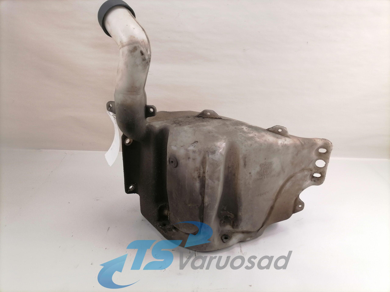 Scania Windscreen washer fluid tank 1772662 - Ablaktörlő - Teherautó: 5 kép. Scania Windscreen washer fluid tank 1772662 - Ablaktörlő - Teherautó: 5 kép.
