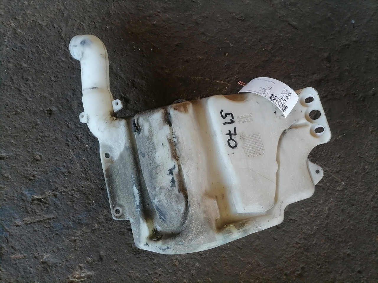 Scania Windscreen washer fluid tank 1854255 - Ablaktörlő - Teherautó: 2 kép. Scania Windscreen washer fluid tank 1854255 - Ablaktörlő - Teherautó: 2 kép.