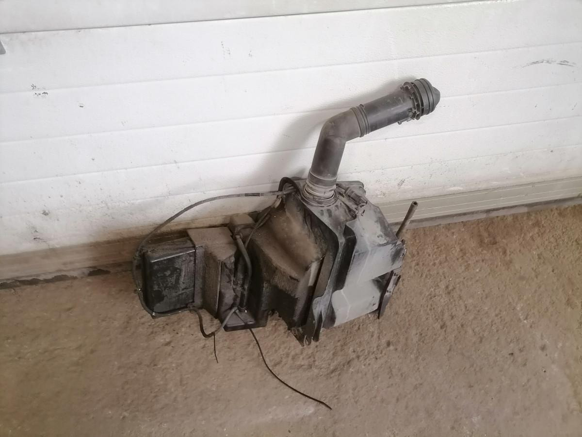 Scania Windscreen washer fluid tank 2512290 - Ablaktörlő - Teherautó: 2 kép. Scania Windscreen washer fluid tank 2512290 - Ablaktörlő - Teherautó: 2 kép.