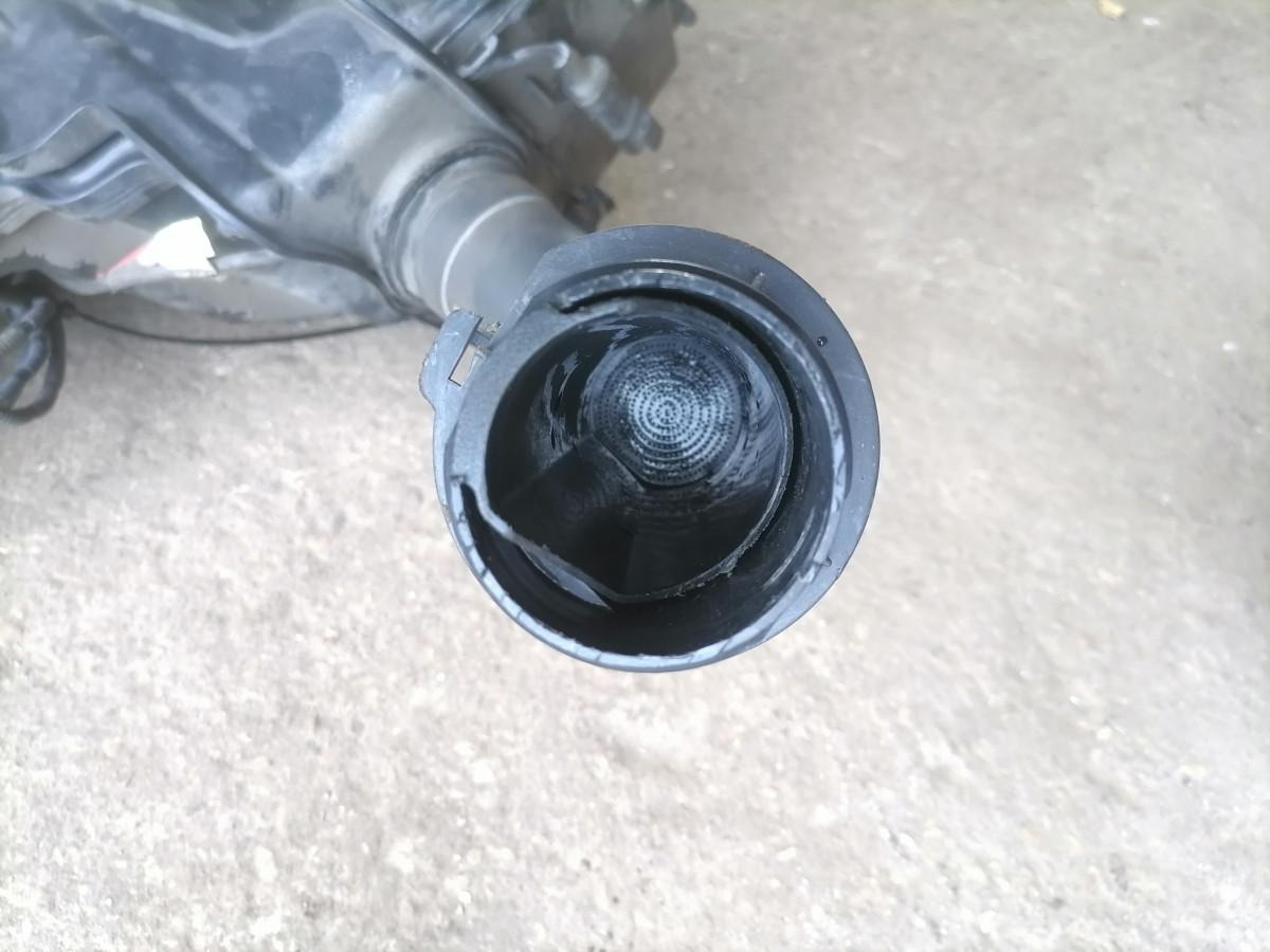 Scania Windscreen washer fluid tank 2512290 - Ablaktörlő - Teherautó: 3 kép. Scania Windscreen washer fluid tank 2512290 - Ablaktörlő - Teherautó: 3 kép.