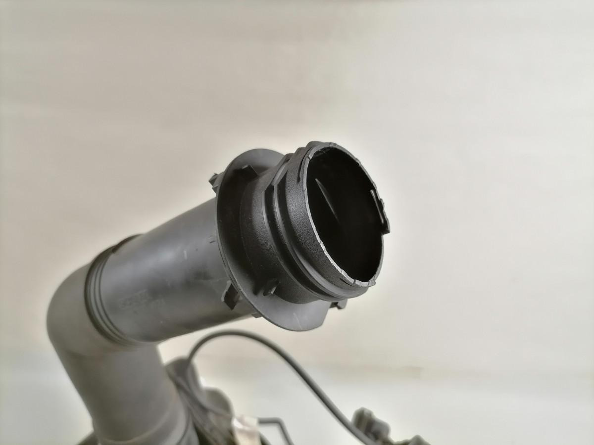 Scania Windscreen washer fluid tank 2707037 - Ablaktörlő - Teherautó: 3 kép. Scania Windscreen washer fluid tank 2707037 - Ablaktörlő - Teherautó: 3 kép.