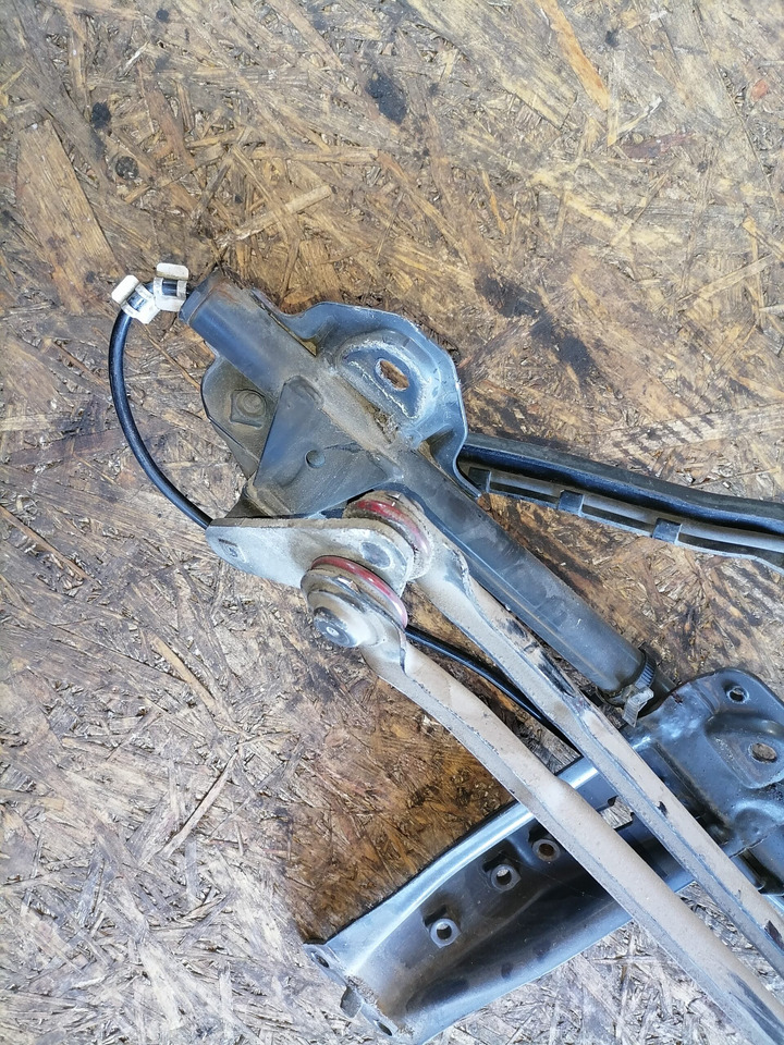 Scania Wiper frame 1765183 - Ablaktörlő - Teherautó: 2 kép. Scania Wiper frame 1765183 - Ablaktörlő - Teherautó: 2 kép.