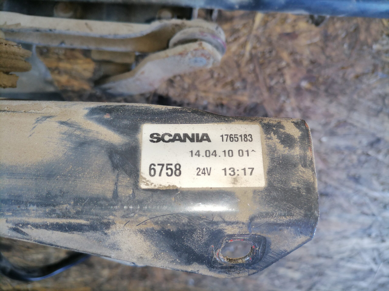 Scania Wiper frame 1765183 - Ablaktörlő - Teherautó: 5 kép. Scania Wiper frame 1765183 - Ablaktörlő - Teherautó: 5 kép.