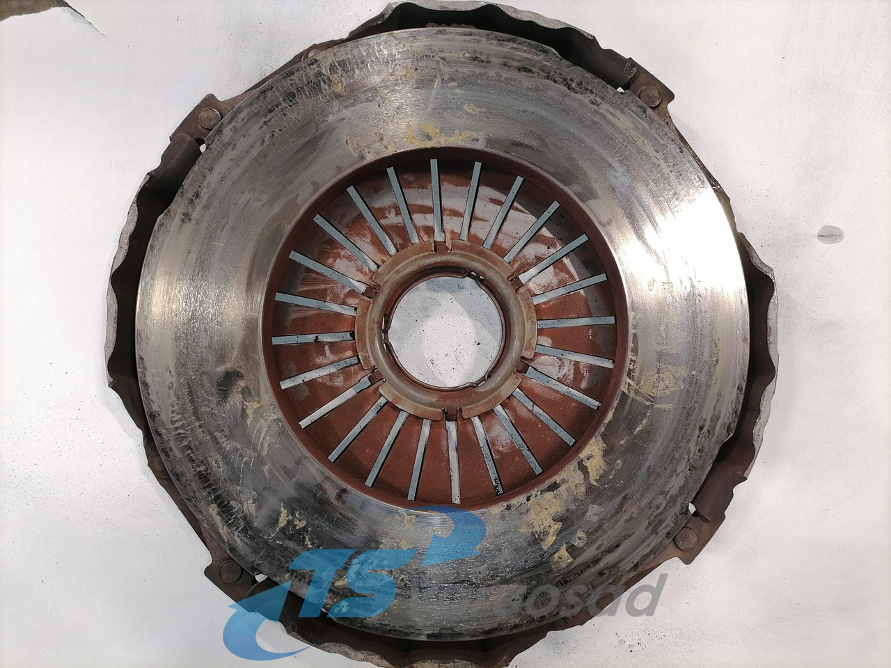 Scania clutch cover 574867 - Kuplung és alkatrészek - Teherautó: 3 kép. Scania clutch cover 574867 - Kuplung és alkatrészek - Teherautó: 3 kép.