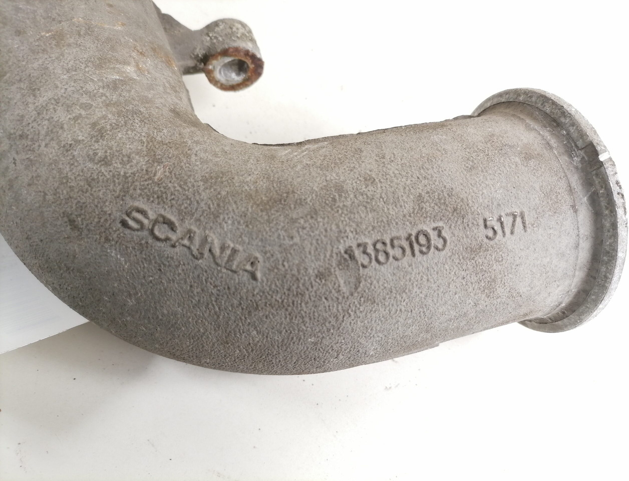 Scania intercooler pipe 1385193 - Köztes hűtő - Teherautó: 4 kép. Scania intercooler pipe 1385193 - Köztes hűtő - Teherautó: 4 kép.