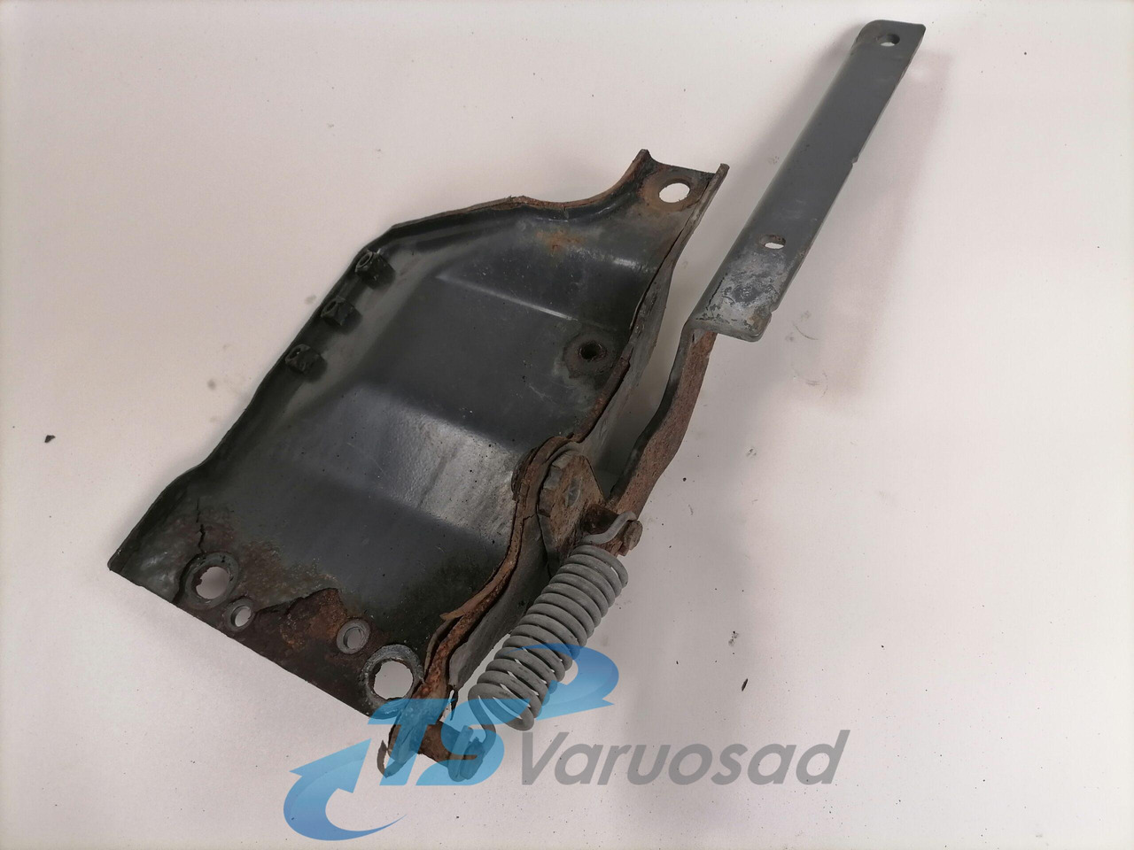 Scania lower grille carrier hinge 1742265 - Rács - Teherautó: 4 kép. Scania lower grille carrier hinge 1742265 - Rács - Teherautó: 4 kép.