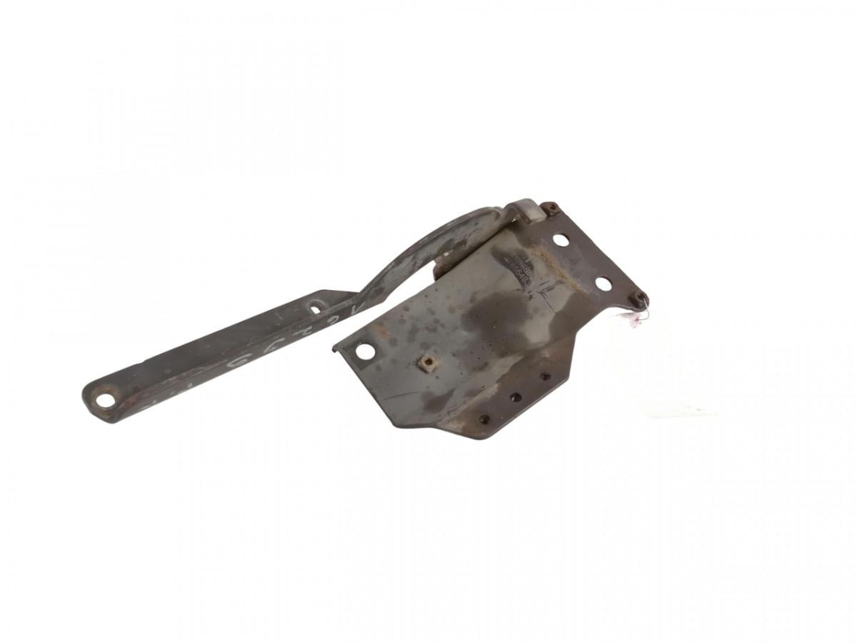 Scania lower grille carrier hinge 1785548 - Rács - Teherautó: 1 kép. Scania lower grille carrier hinge 1785548 - Rács - Teherautó: 1 kép.