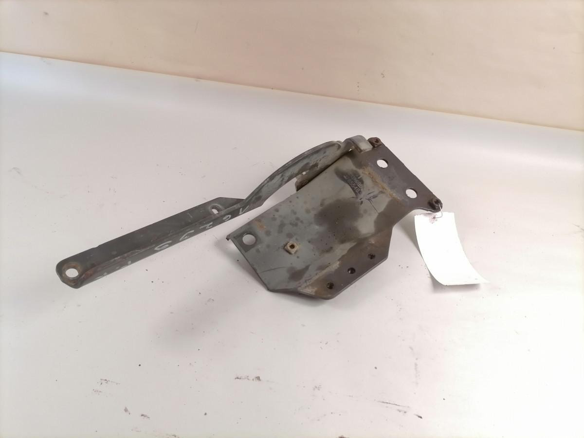 Scania lower grille carrier hinge 1785548 - Rács - Teherautó: 2 kép. Scania lower grille carrier hinge 1785548 - Rács - Teherautó: 2 kép.