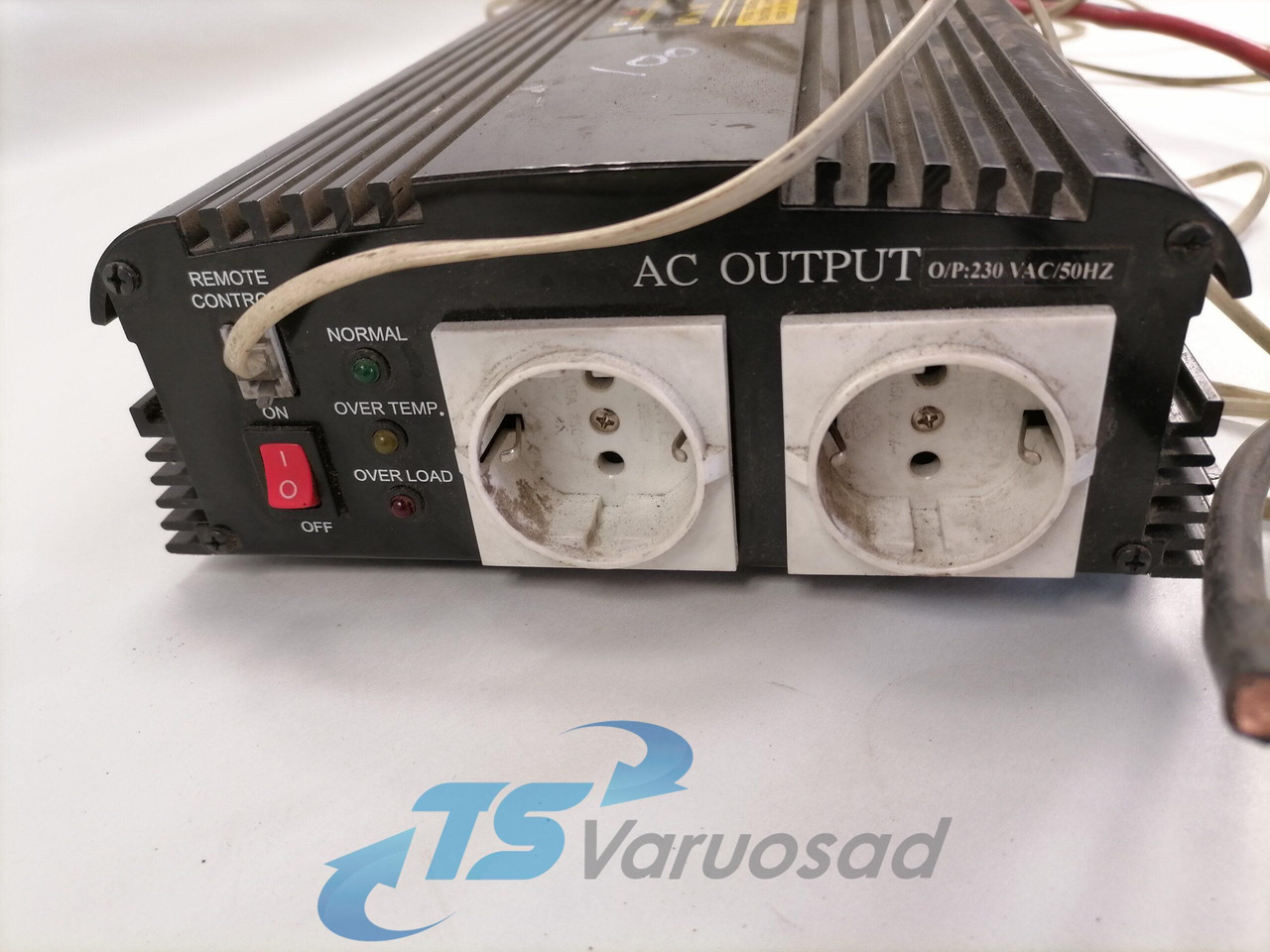 Universaalne Voltage converter A1700W24V - Elektromos rendszer - Teherautó: 2 kép. Universaalne Voltage converter A1700W24V - Elektromos rendszer - Teherautó: 2 kép.