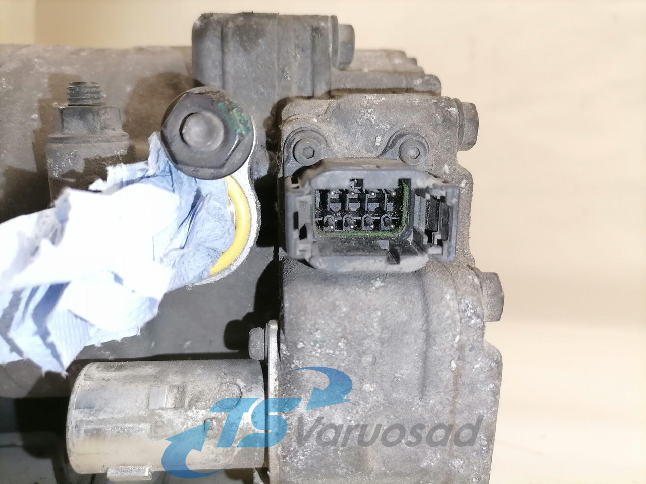 Volvo A/C compressor 84192002 - Fűtés/ Szellőzés gep - Teherautó: 5 kép. Volvo A/C compressor 84192002 - Fűtés/ Szellőzés gep - Teherautó: 5 kép.