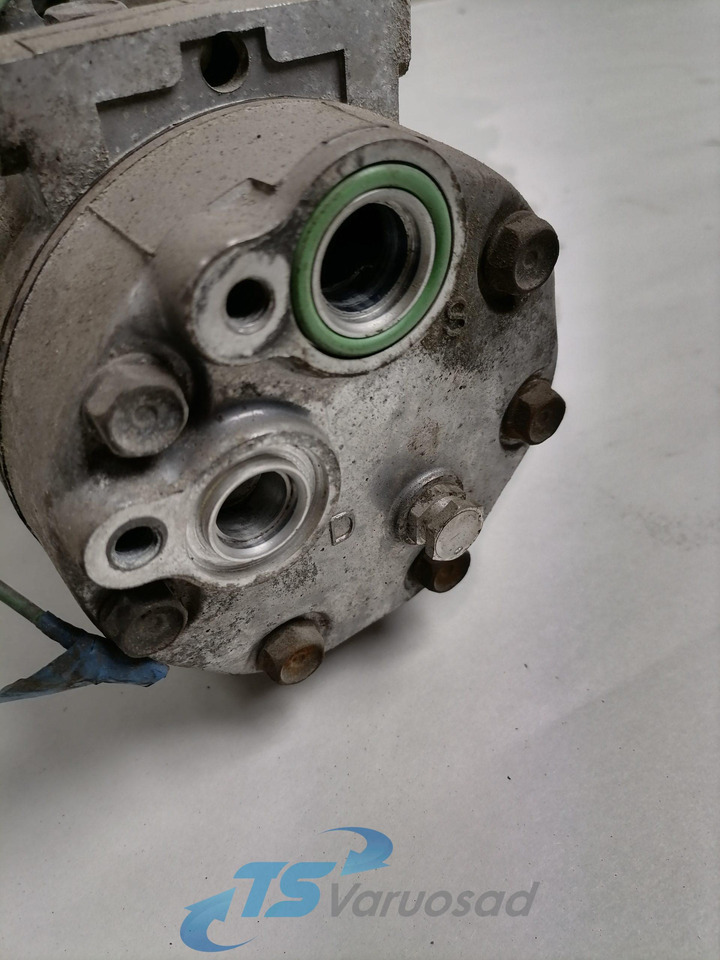 Volvo A/C compressor 89065 - Fűtés/ Szellőzés gep - Teherautó: 2 kép. Volvo A/C compressor 89065 - Fűtés/ Szellőzés gep - Teherautó: 2 kép.