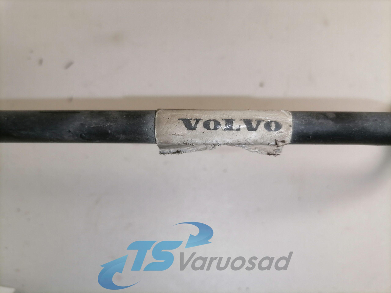 Volvo A/C pipe 20398146 - Fűtés/ Szellőzés gep - Teherautó: 3 kép. Volvo A/C pipe 20398146 - Fűtés/ Szellőzés gep - Teherautó: 3 kép.
