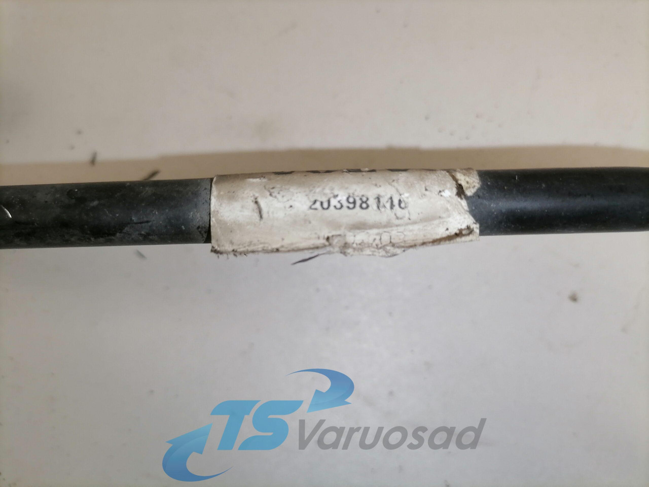 Volvo A/C pipe 20398146 - Fűtés/ Szellőzés gep - Teherautó: 2 kép. Volvo A/C pipe 20398146 - Fűtés/ Szellőzés gep - Teherautó: 2 kép.