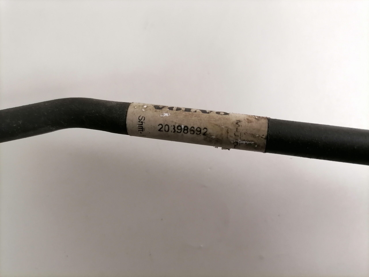 Volvo A/C pipe 20398692 - Fűtés/ Szellőzés gep - Teherautó: 5 kép. Volvo A/C pipe 20398692 - Fűtés/ Szellőzés gep - Teherautó: 5 kép.