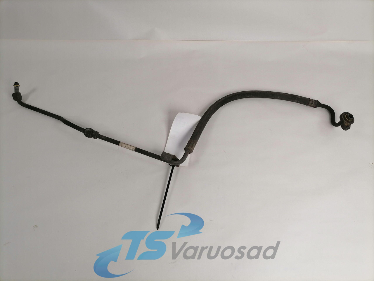 Volvo A/C pipe 20516062 - Fűtés/ Szellőzés gep - Teherautó: 1 kép. Volvo A/C pipe 20516062 - Fűtés/ Szellőzés gep - Teherautó: 1 kép.