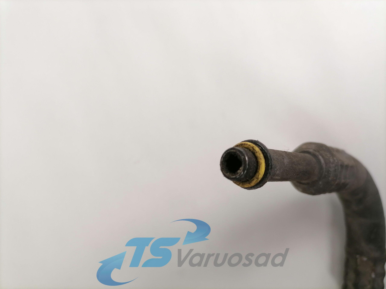 Volvo A/C pipe 20708093 - Fűtés/ Szellőzés gep - Teherautó: 3 kép. Volvo A/C pipe 20708093 - Fűtés/ Szellőzés gep - Teherautó: 3 kép.