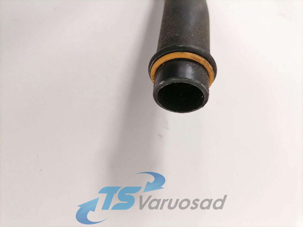 Volvo A/C pipe 20708192 - Fűtés/ Szellőzés gep - Teherautó: 3 kép. Volvo A/C pipe 20708192 - Fűtés/ Szellőzés gep - Teherautó: 3 kép.