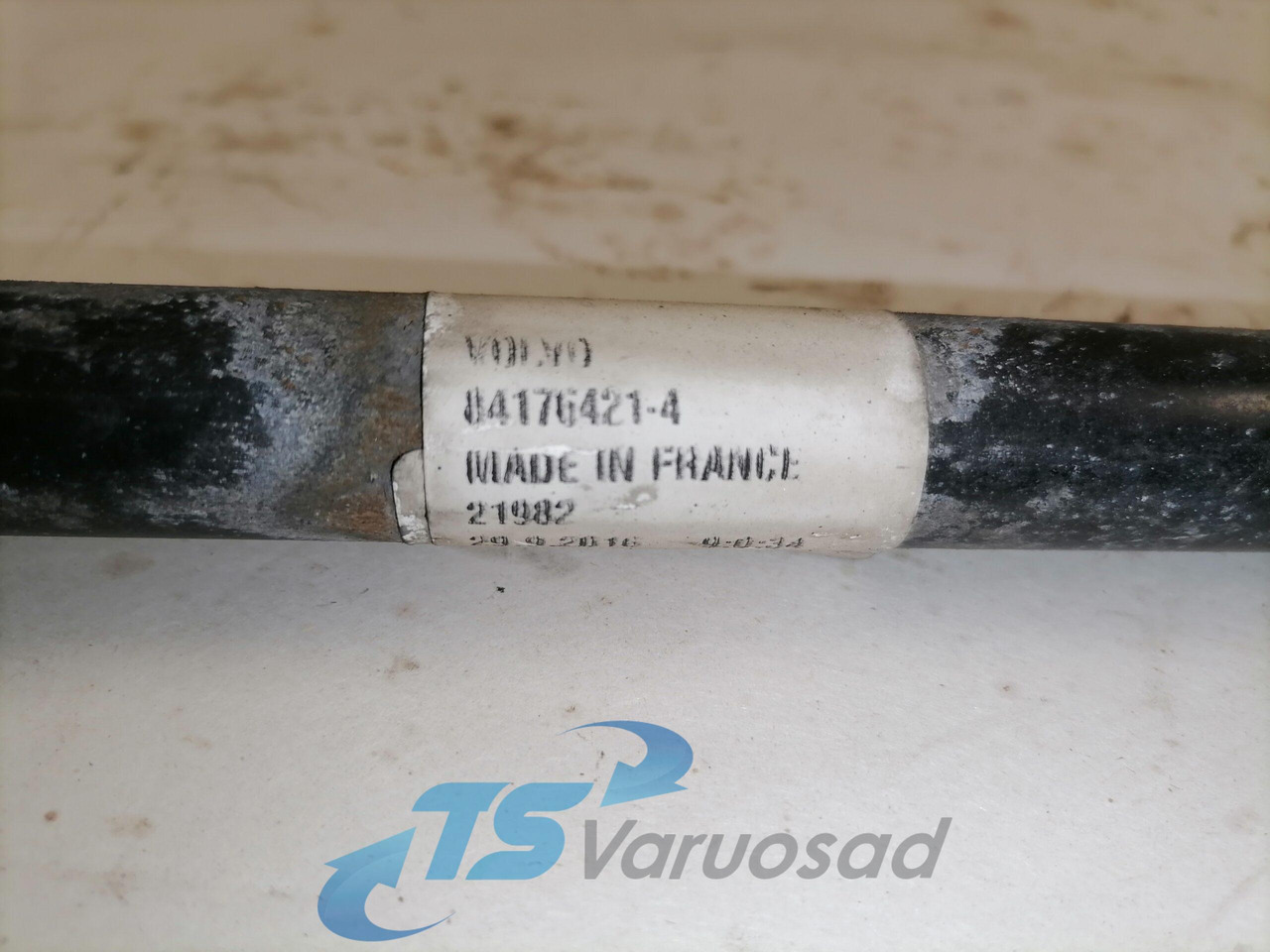 Volvo A/C pipe 84176421 - Fűtés/ Szellőzés gep - Teherautó: 2 kép. Volvo A/C pipe 84176421 - Fűtés/ Szellőzés gep - Teherautó: 2 kép.