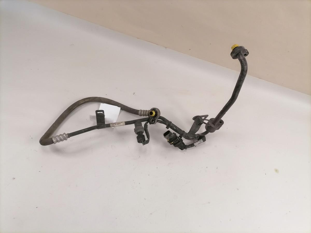 Volvo A/C pipe 84180959 - Fűtés/ Szellőzés gep - Teherautó: 2 kép. Volvo A/C pipe 84180959 - Fűtés/ Szellőzés gep - Teherautó: 2 kép.