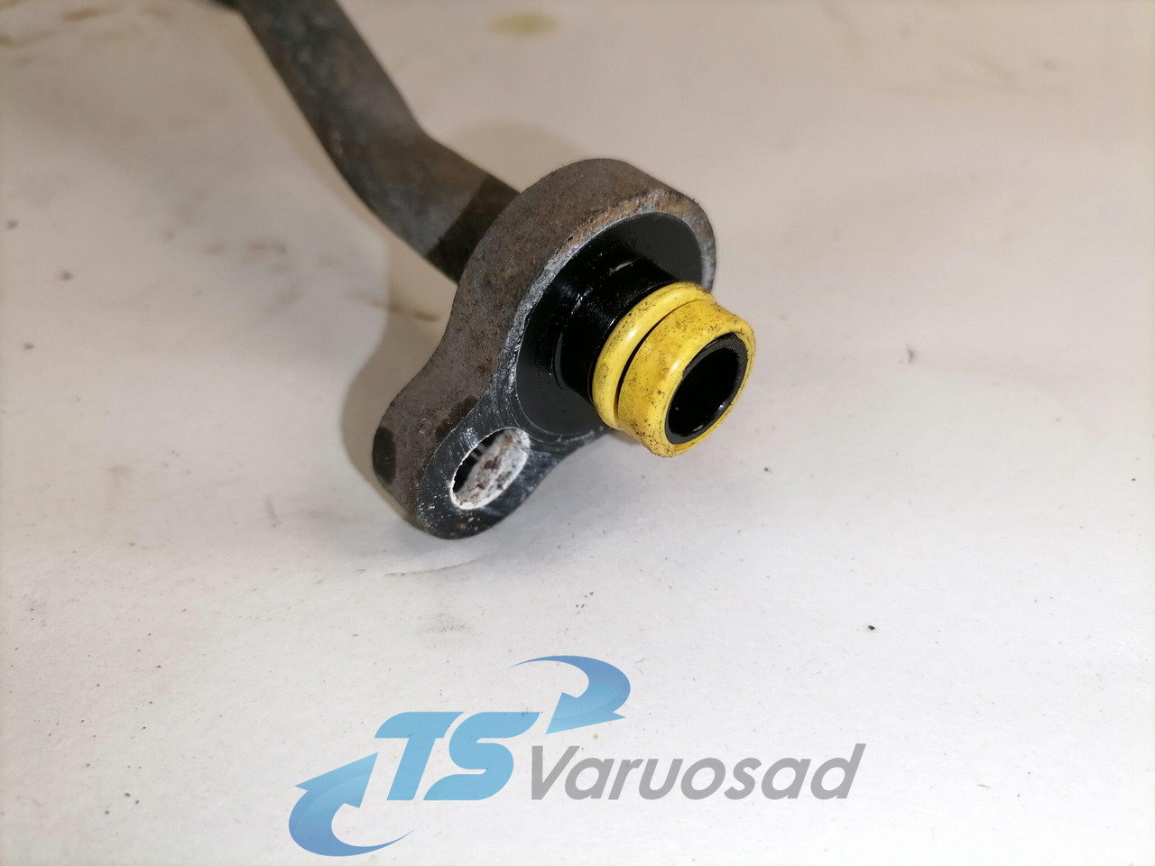 Volvo A/C pipe 84218497 - Fűtés/ Szellőzés gep - Teherautó: 3 kép. Volvo A/C pipe 84218497 - Fűtés/ Szellőzés gep - Teherautó: 3 kép.