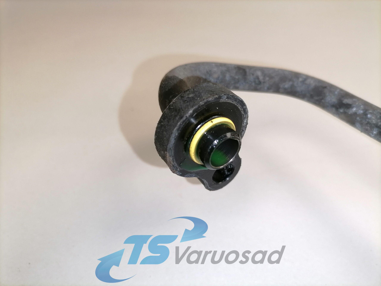 Volvo A/C pipe 84218499 - Fűtés/ Szellőzés gep - Teherautó: 5 kép. Volvo A/C pipe 84218499 - Fűtés/ Szellőzés gep - Teherautó: 5 kép.