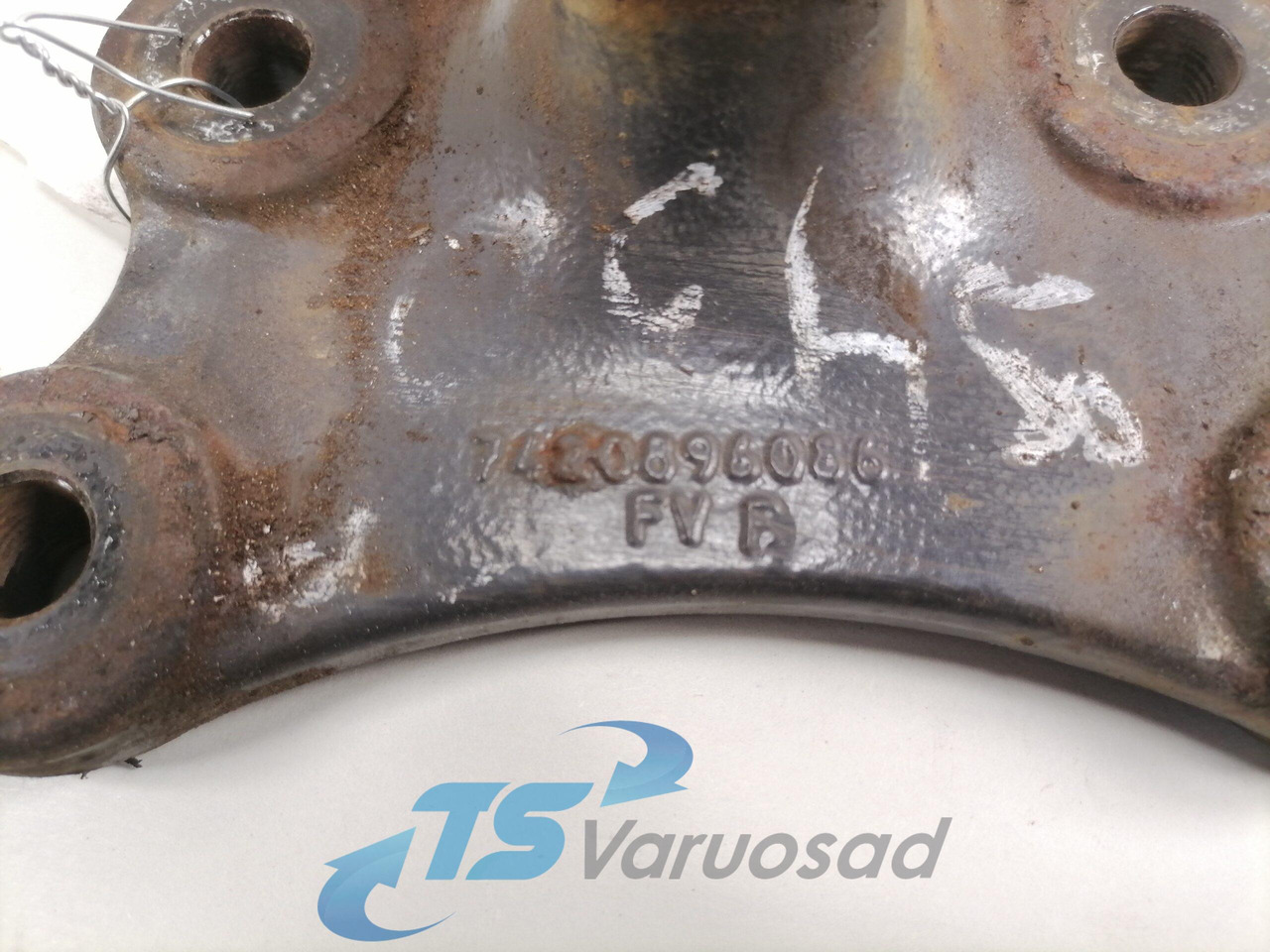 Volvo Ahock absorber mounting 20896086 - Felfüggesztés - Teherautó: 4 kép. Volvo Ahock absorber mounting 20896086 - Felfüggesztés - Teherautó: 4 kép.