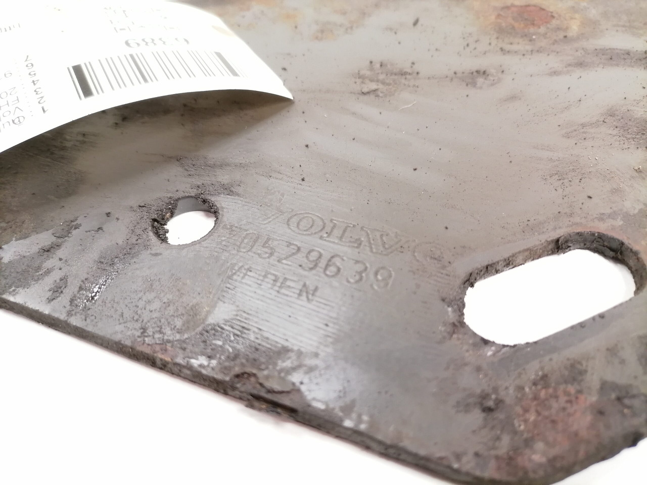 Volvo Air dryer carrier plate 20529639 - Fékszelep - Teherautó: 3 kép. Volvo Air dryer carrier plate 20529639 - Fékszelep - Teherautó: 3 kép.