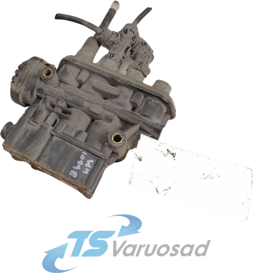 Volvo Air suspension control valve, ECAS 21083657 - Fékszelep - Teherautó: 1 kép. Volvo Air suspension control valve, ECAS 21083657 - Fékszelep - Teherautó: 1 kép.