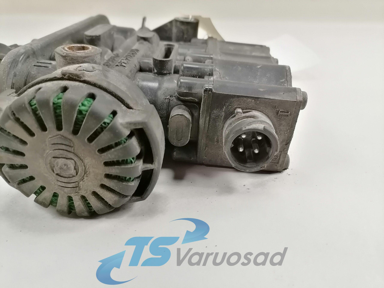 Volvo Air suspension control valve, ECAS 21083657 - Fékszelep - Teherautó: 4 kép. Volvo Air suspension control valve, ECAS 21083657 - Fékszelep - Teherautó: 4 kép.
