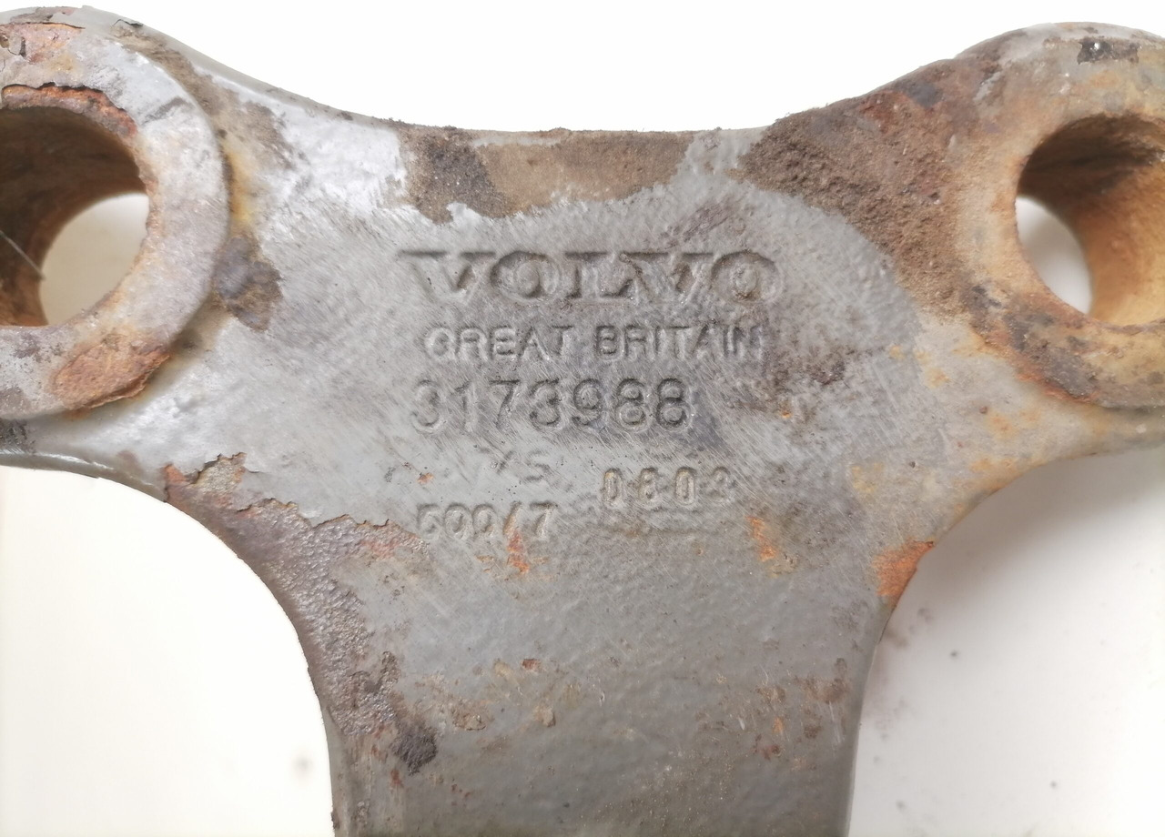 Volvo Anti-roll bar bracket 3173988 - Stabilizátor rúd - Teherautó: 3 kép. Volvo Anti-roll bar bracket 3173988 - Stabilizátor rúd - Teherautó: 3 kép.