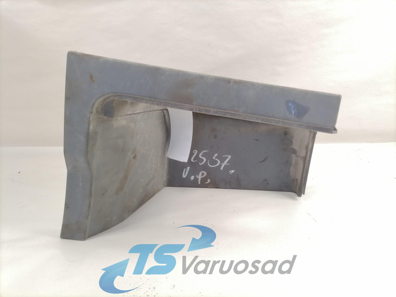 Volvo Astmelaua plastik 21344647 - Lépcső - Teherautó: 2 kép. Volvo Astmelaua plastik 21344647 - Lépcső - Teherautó: 2 kép.