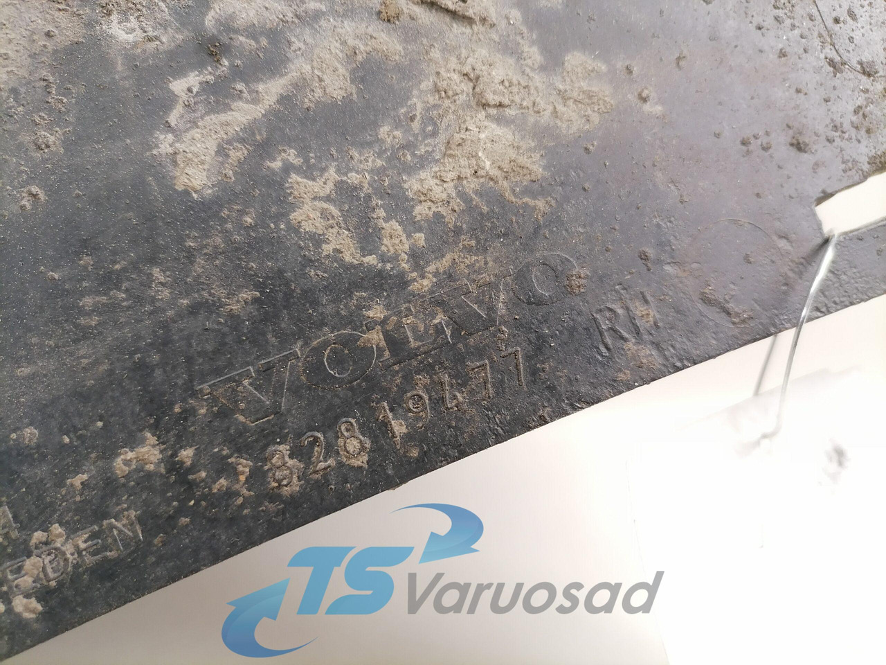 Volvo Astmelaua plastik 82819477 - Lépcső - Teherautó: 2 kép. Volvo Astmelaua plastik 82819477 - Lépcső - Teherautó: 2 kép.