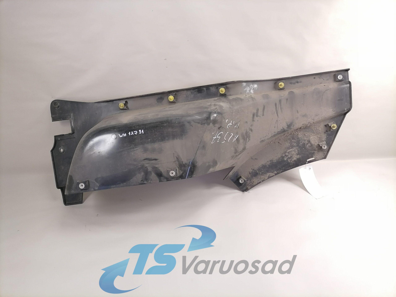 Volvo Astmelaua plastik 82819477 - Lépcső - Teherautó: 3 kép. Volvo Astmelaua plastik 82819477 - Lépcső - Teherautó: 3 kép.