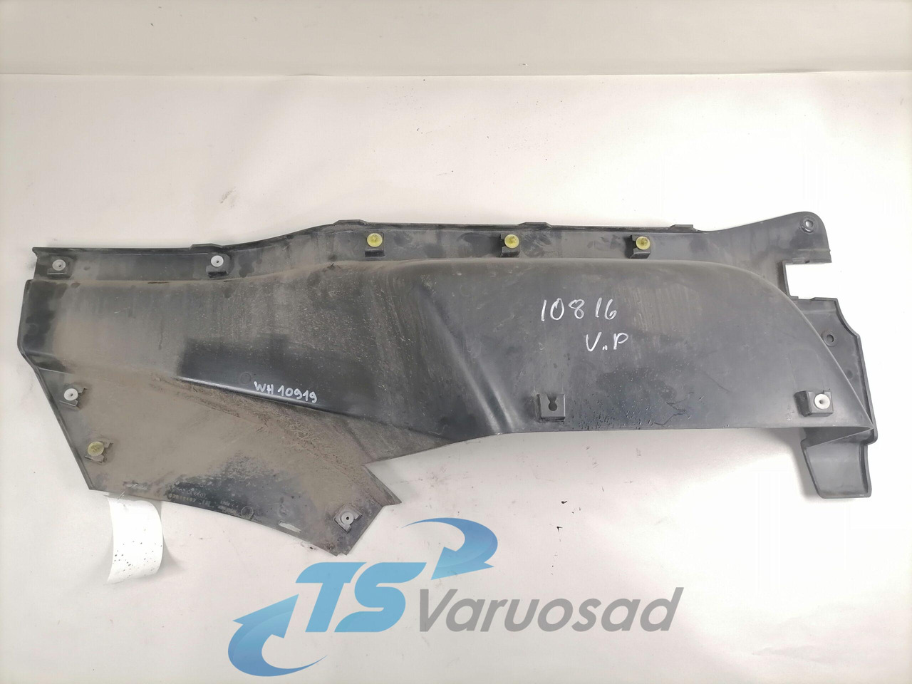 Volvo Astmelaua plastik 82819482 - Lépcső - Teherautó: 2 kép. Volvo Astmelaua plastik 82819482 - Lépcső - Teherautó: 2 kép.