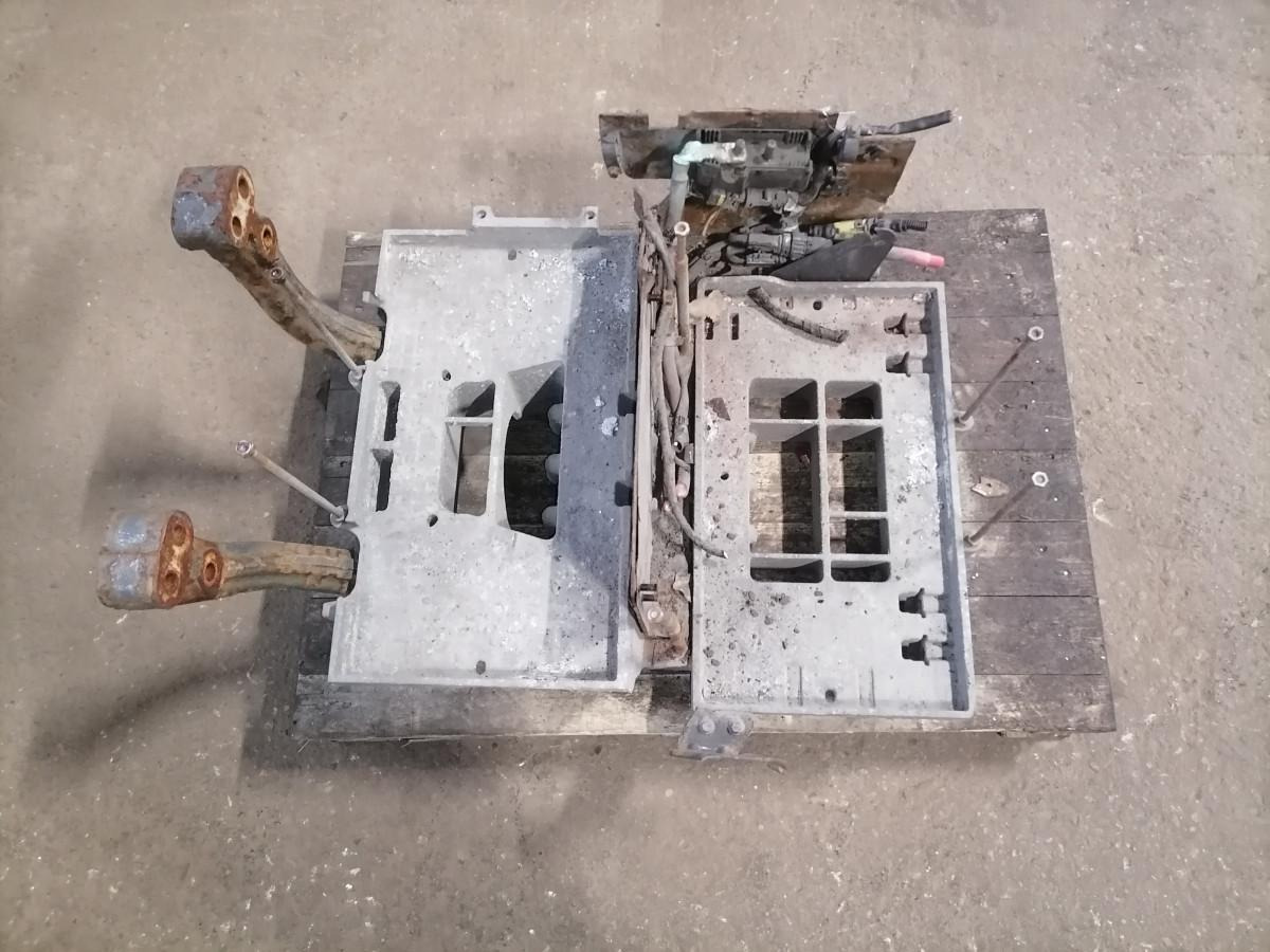 Volvo Battery box 22003951 - Akkumulátor - Teherautó: 5 kép. Volvo Battery box 22003951 - Akkumulátor - Teherautó: 5 kép.