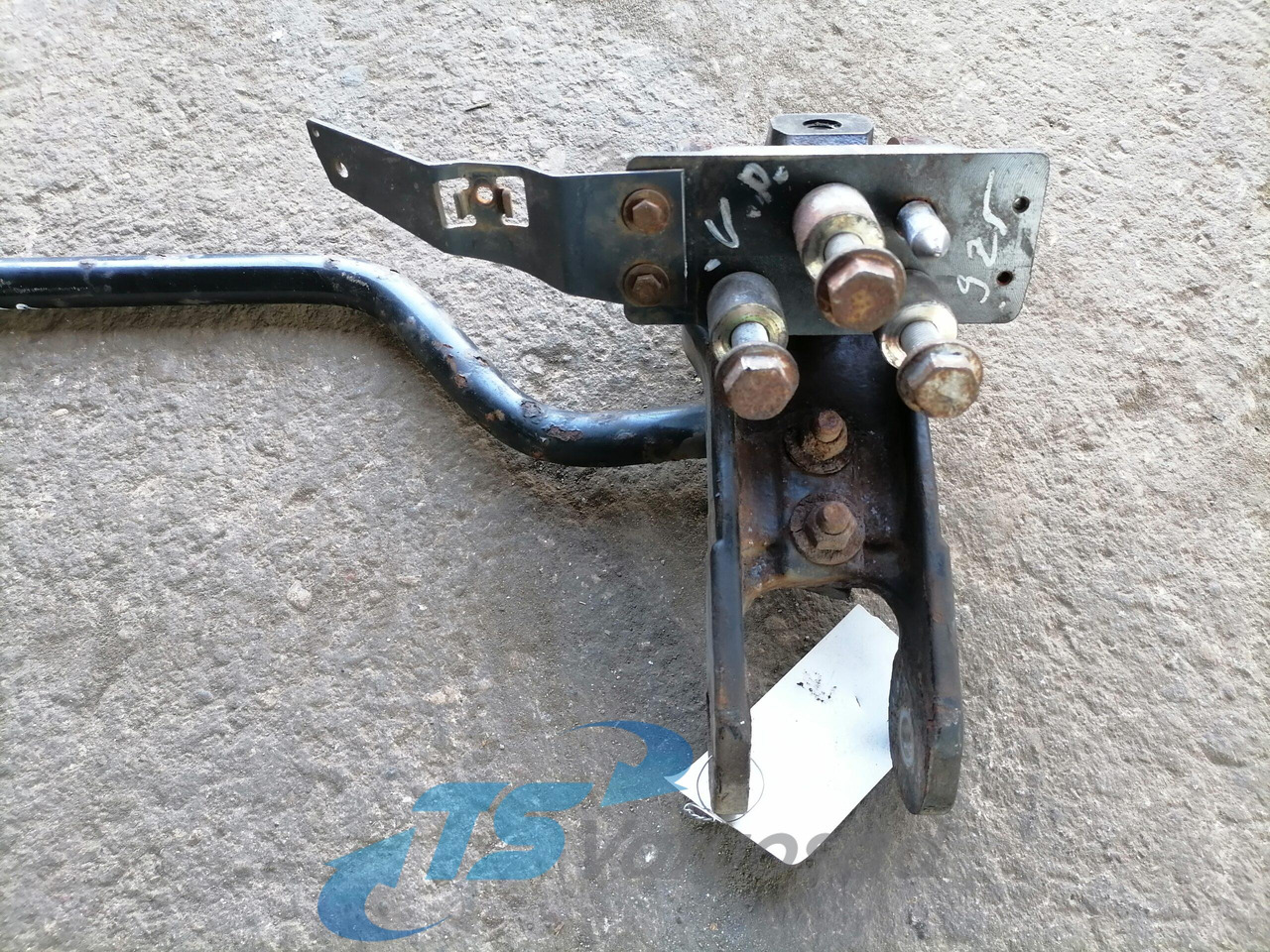Volvo Cab anti roll bar 20757640 - Fülke felfüggesztés - Teherautó: 4 kép. Volvo Cab anti roll bar 20757640 - Fülke felfüggesztés - Teherautó: 4 kép.