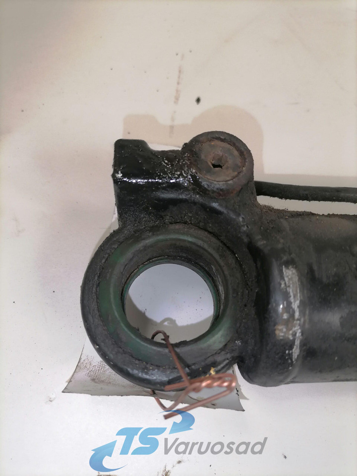 Volvo Cab tilting cylinder 20922303 - Fülke felfüggesztés - Teherautó: 4 kép. Volvo Cab tilting cylinder 20922303 - Fülke felfüggesztés - Teherautó: 4 kép.