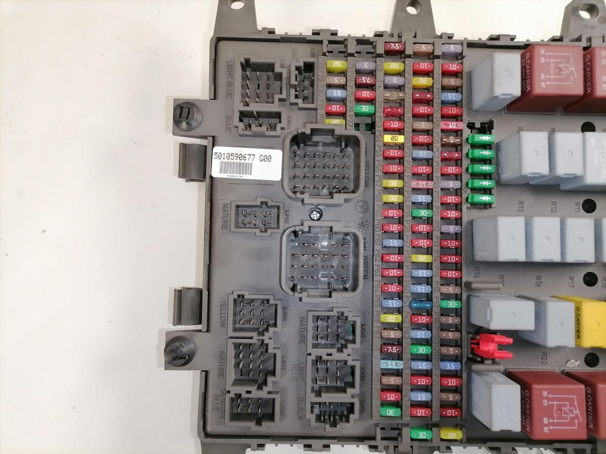 Volvo Central electric unit 5010590677 - Biztosíték - Teherautó: 5 kép. Volvo Central electric unit 5010590677 - Biztosíték - Teherautó: 5 kép.