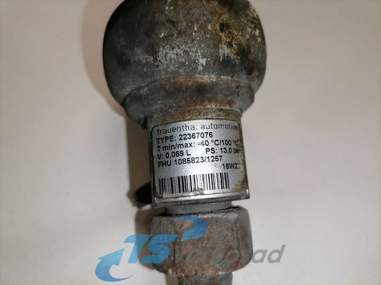 Volvo Compressor air pipe 22321353 - Kompresszor, sűrített levegő rendszer - Teherautó: 3 kép. Volvo Compressor air pipe 22321353 - Kompresszor, sűrített levegő rendszer - Teherautó: 3 kép.